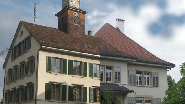 Grina (Foto: Monika Bünter) Grina — Schulhaus Nänikon und Kirchgemeindehaus Greifensee (Foto: Monika Bünter)
