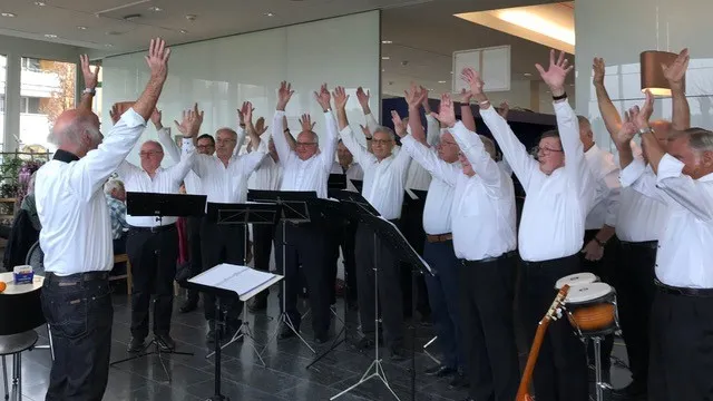Sängerchor Volketswil (Foto: Beatrice Spörri) Sängerchor Volketswil (Foto: Beatrice Spörri)