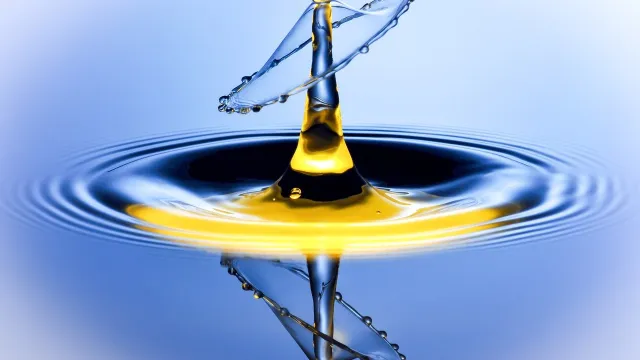 waterdrop (Foto: Stefan Becker) waterdrop (Foto: Stefan Becker)