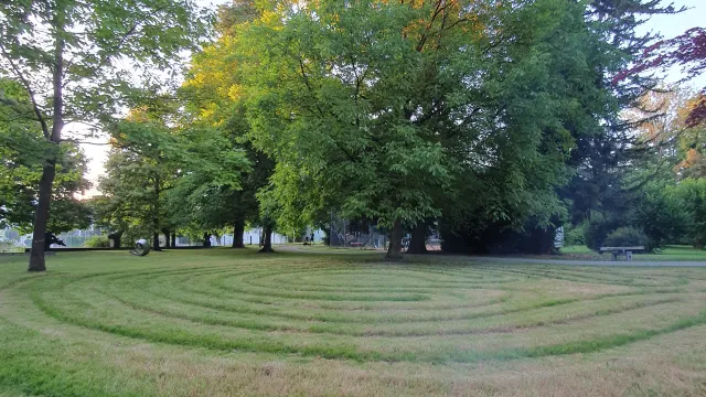 Präzisionsmähen von ALSO (Foto: zVg) Präzisionsmähen von ALSO (Foto: zVg)