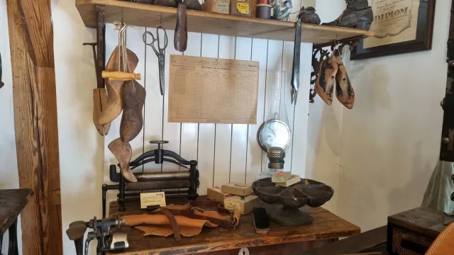 Die zertanzten Schuhe (Foto: Beatrice Spörri) Die zertanzten Schuhe (Foto: Beatrice Spörri)